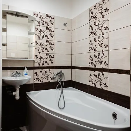 Nova Nemocnica 10min. Peso Do Centra Apartament